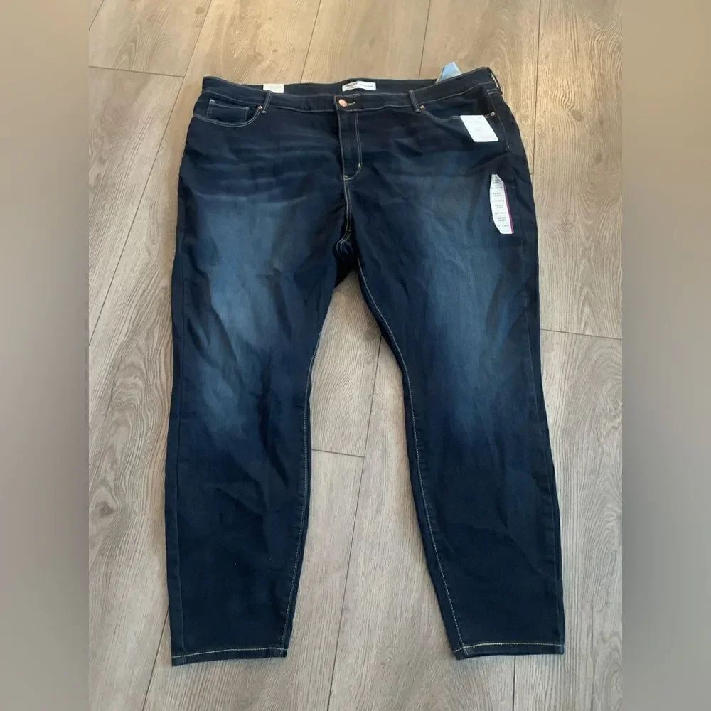 Levis Strauss signature mid rise skinny jeans super stretch fabric comfortable